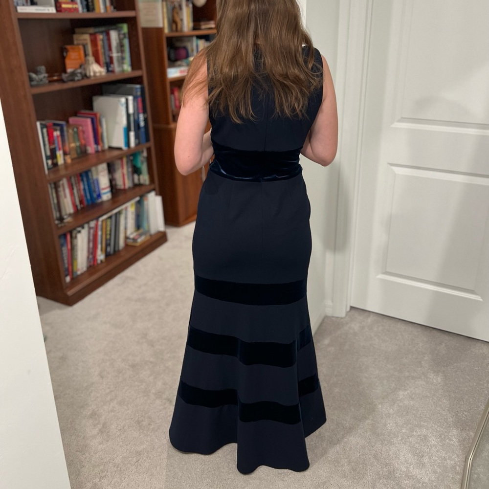 Vince Camuto velvet and scuba mermaid gown - blue - Picture 4 of 5
